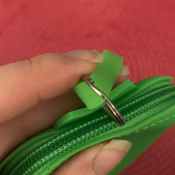 Green Silicon Rubber Sunglasses Case / Cigarette Case - Picture 9 of 10